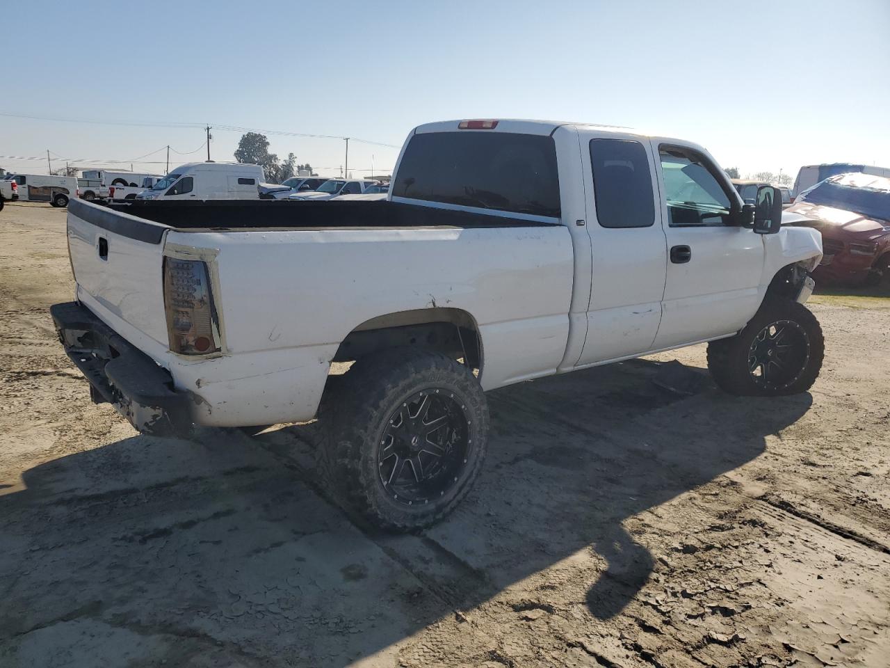 2000 Chevrolet Silverado - Image 3