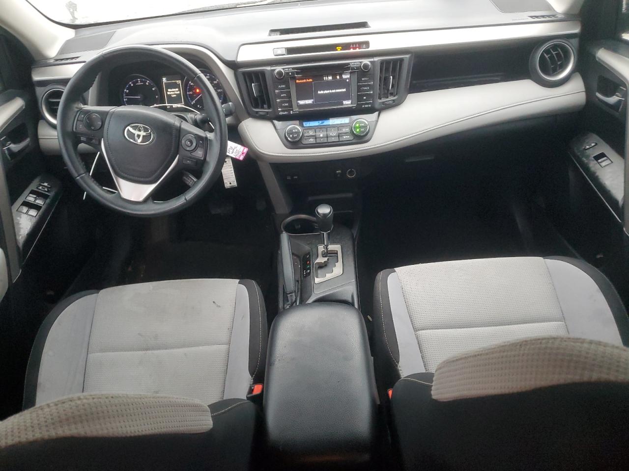 2017 Toyota RAV 4 - Image 8