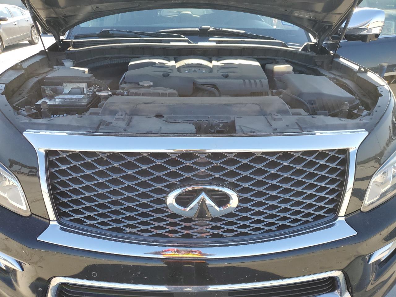 2015 Infiniti QX80 - Image 12