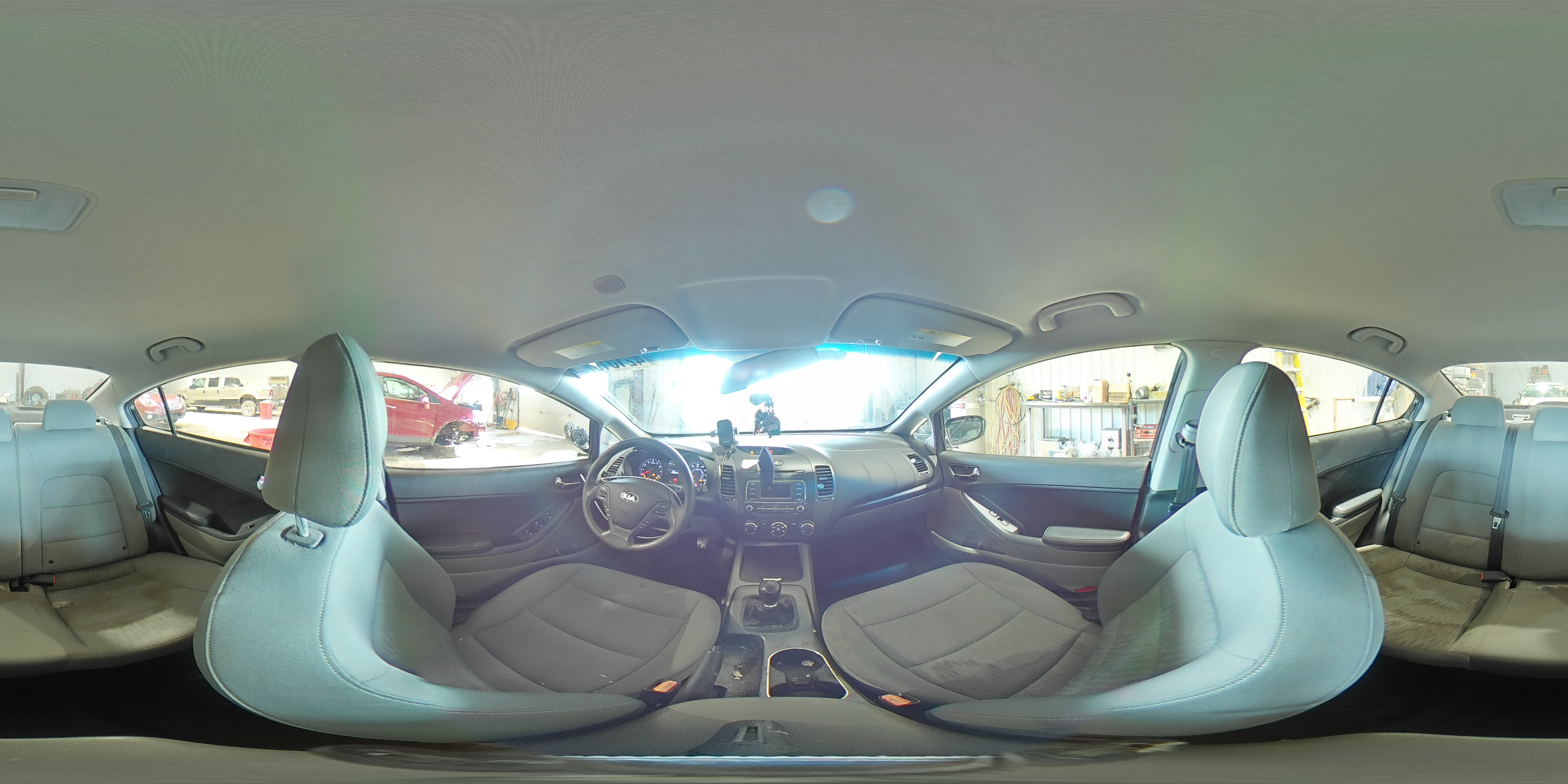 2015 Kia Forte - Image 13