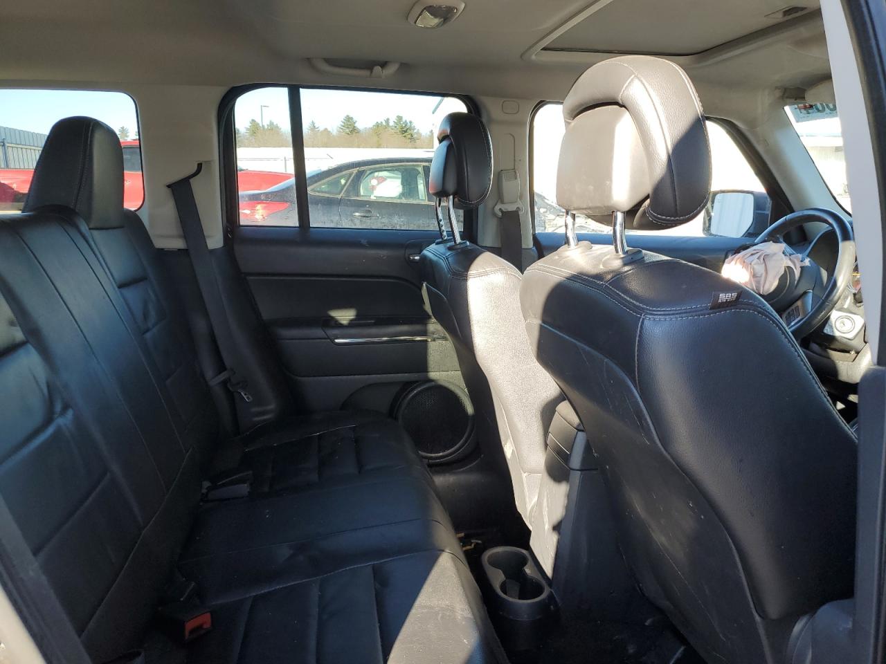 2014 Jeep Liberty (Patriot) - Image 10