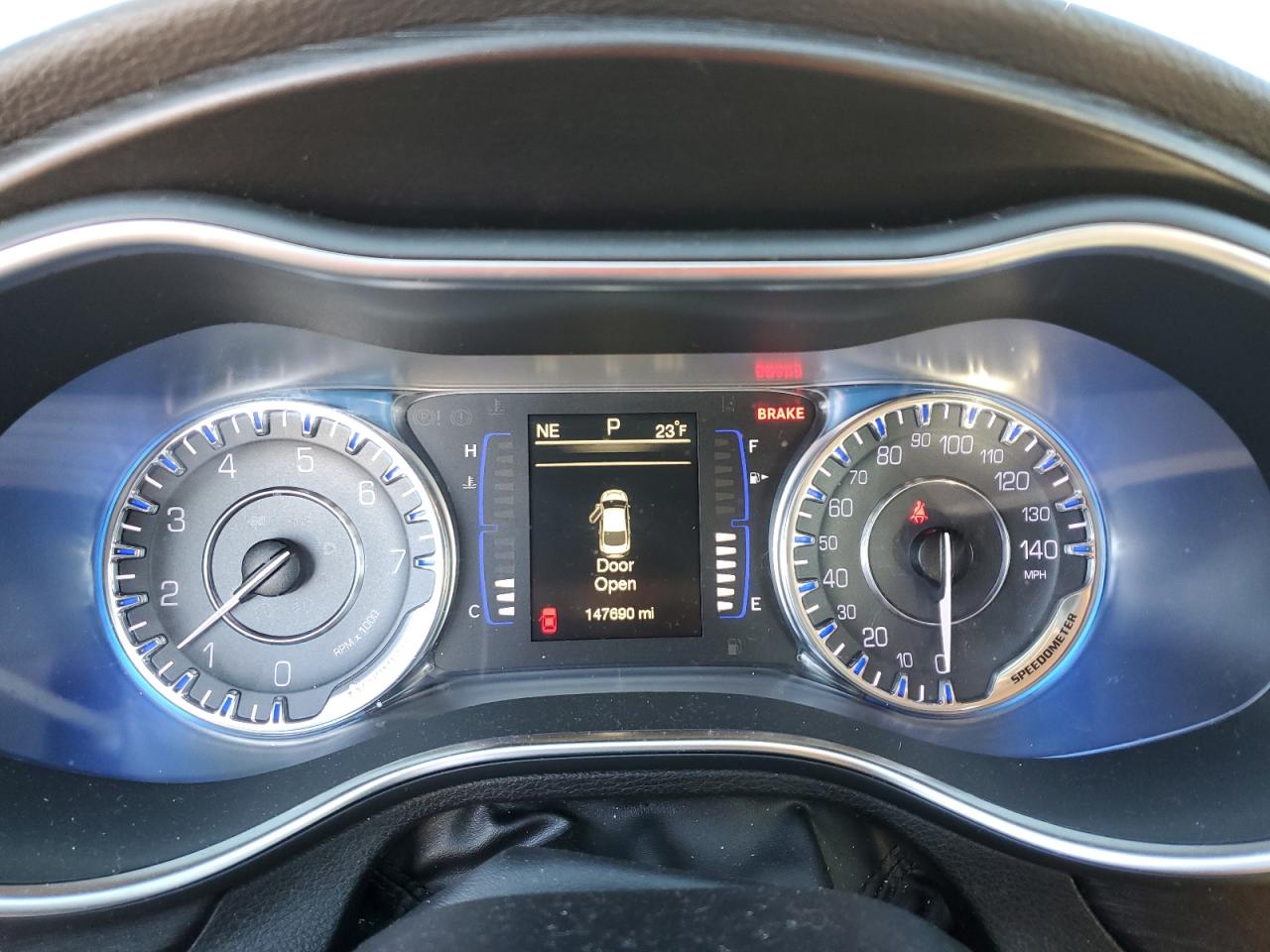 2017 Chrysler 200 - Image 9