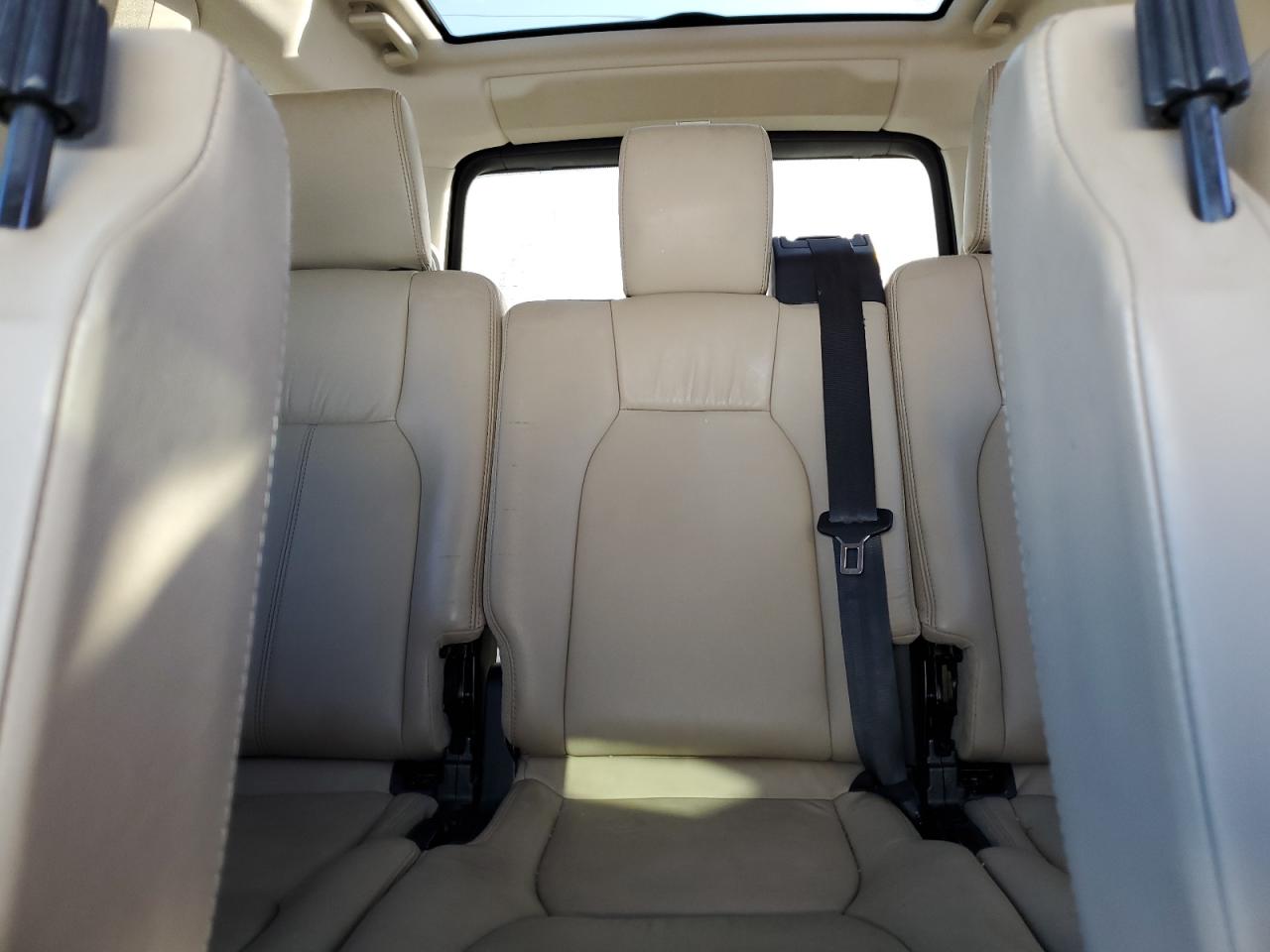 2012 Land Rover LR4 - Image 10