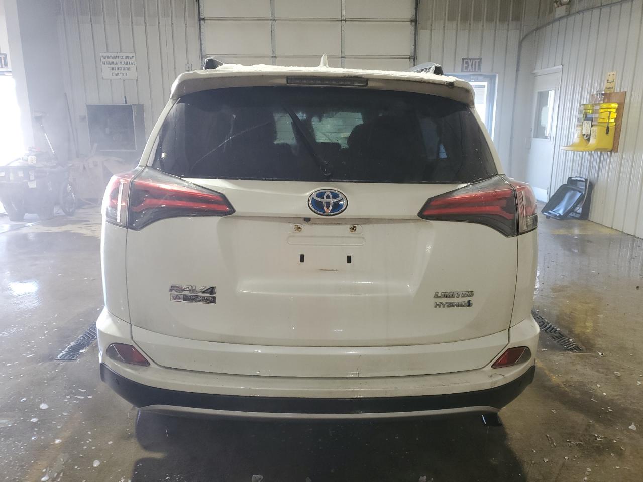 2017 Toyota RAV 4 - Image 6