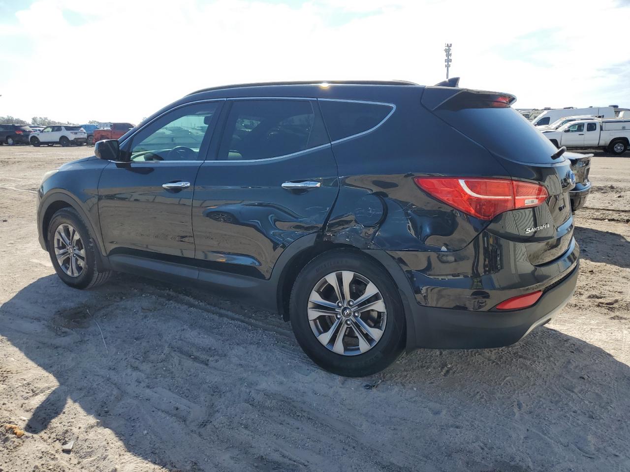 2015 Hyundai Santa Fe - Image 2