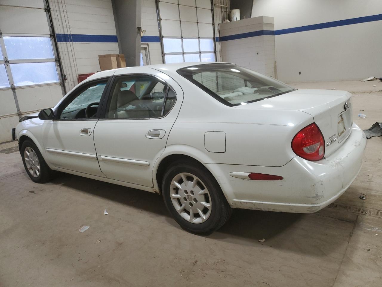 2000 Nissan Maxima - Image 2