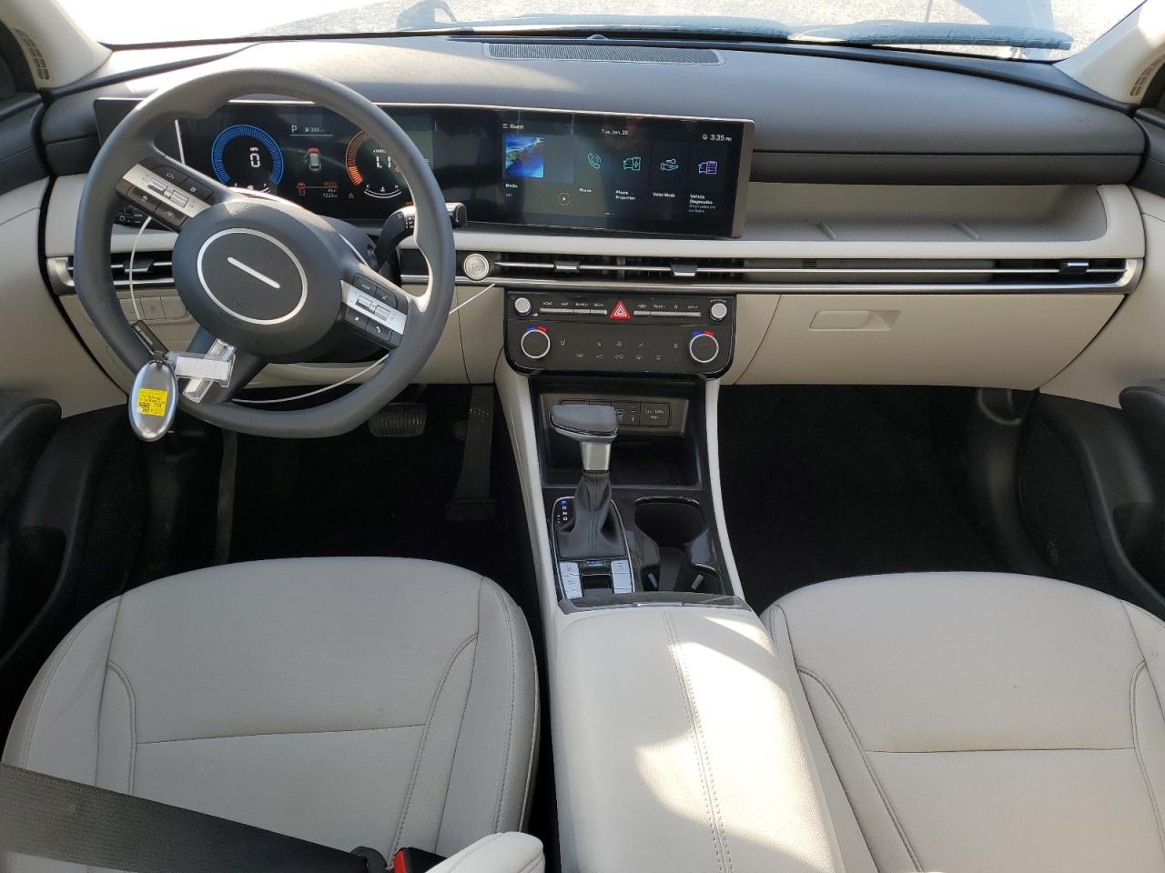 2025 Hyundai Tucson - Image 8