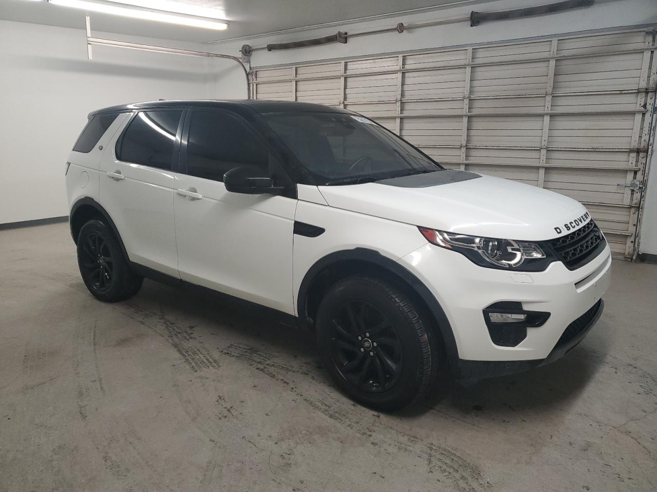 2019 Land Rover Discovery - Image 4