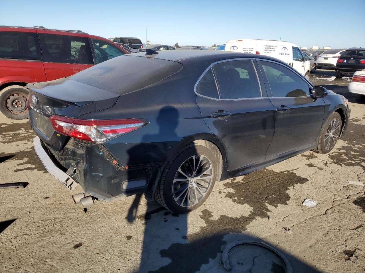 VIN 4T1B11HK4KU684415 2019 TOYOTA CAMRY no.3