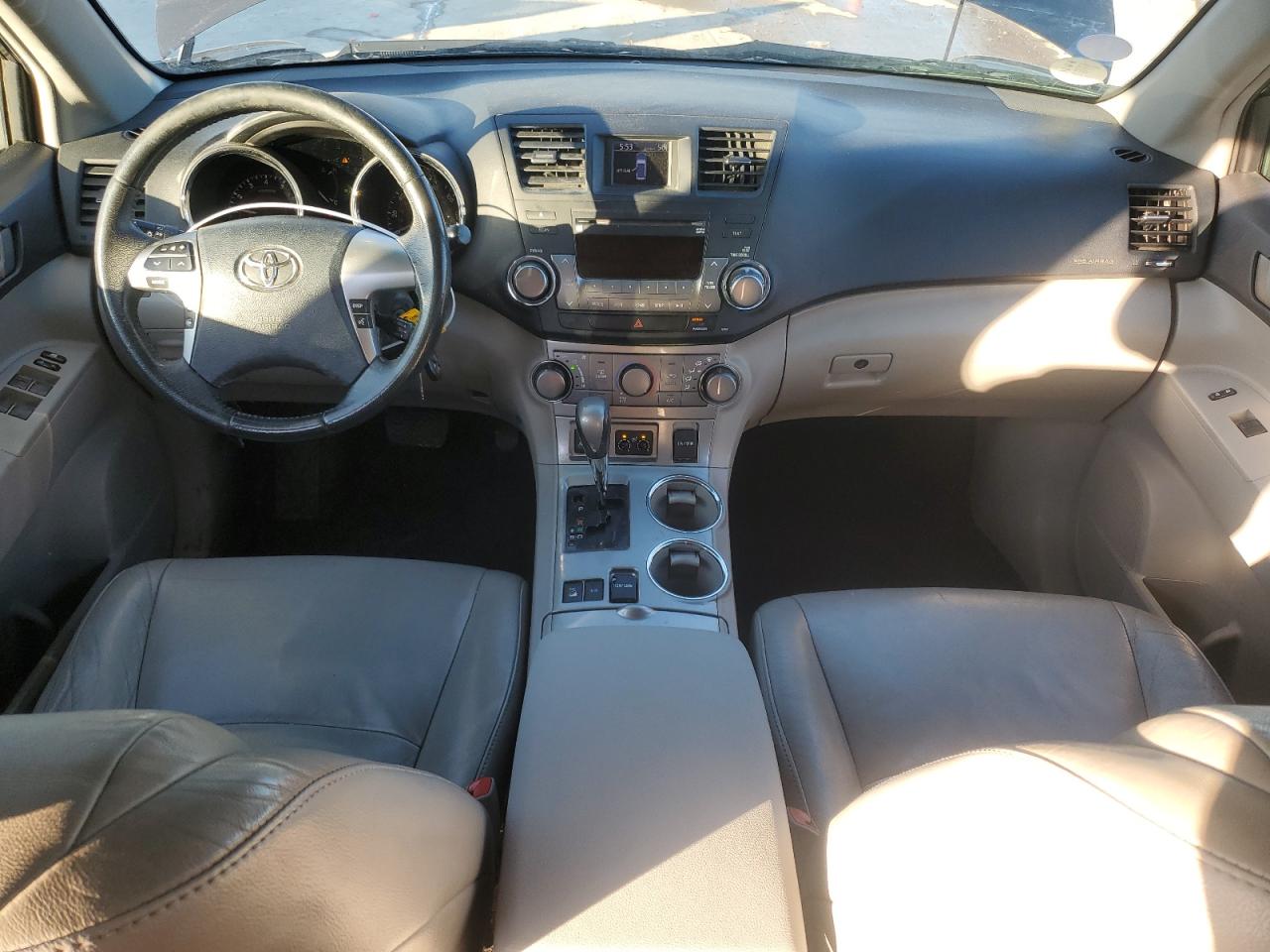 2011 Toyota Highlander - Image 8