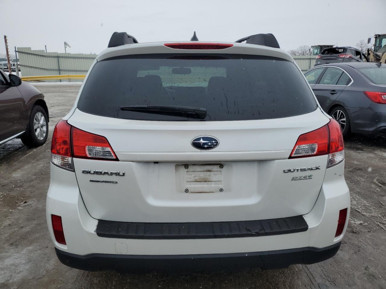 2011 Subaru Outback - Image 6