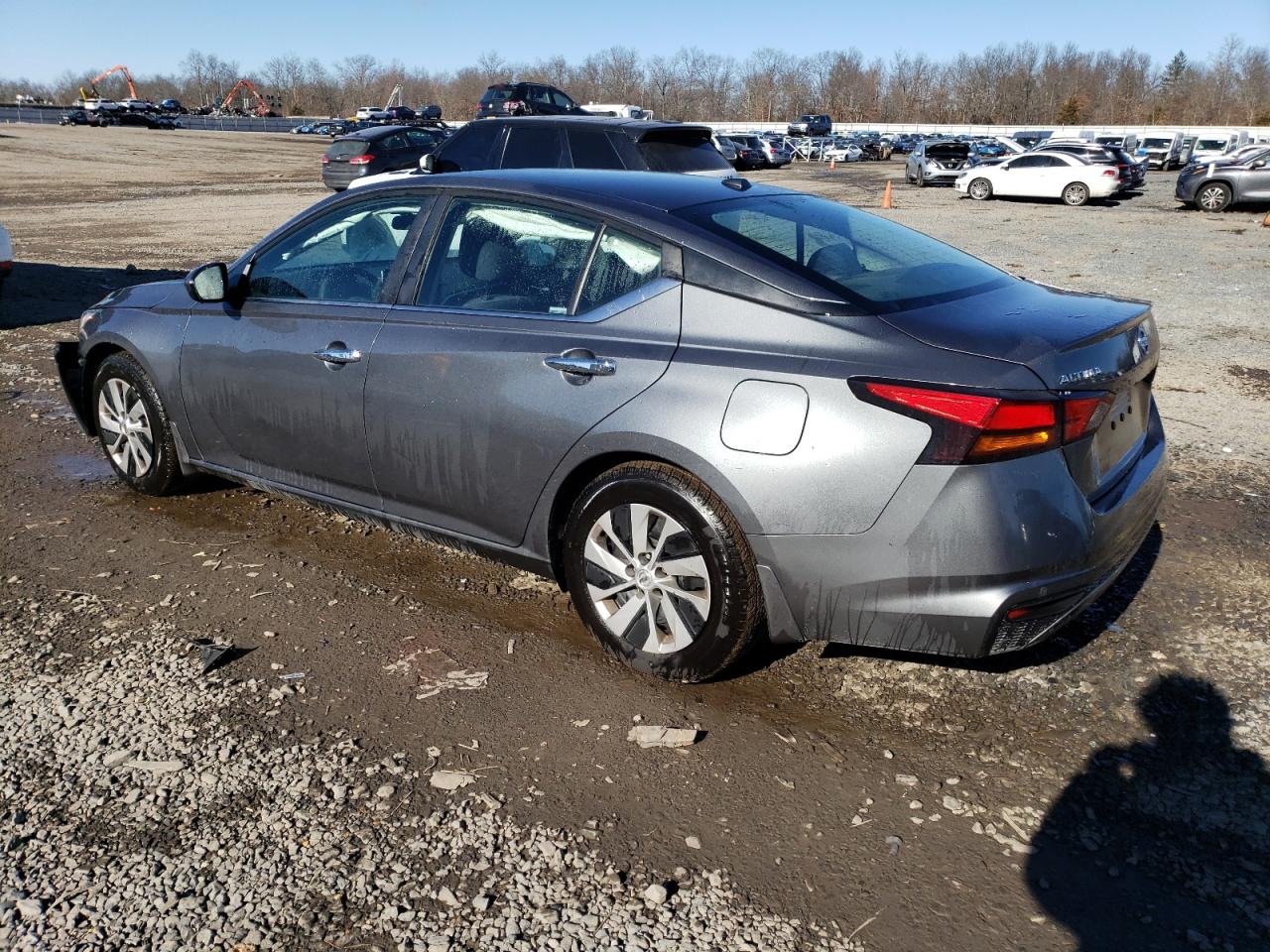 2020 Nissan Altima - Image 2