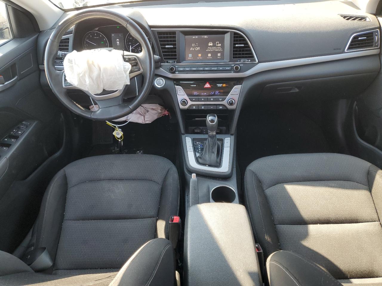 2018 Hyundai Elantra - Image 8