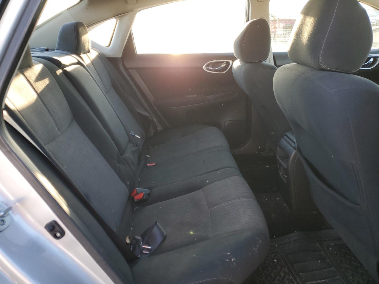 2015 Nissan Sentra - Image 10