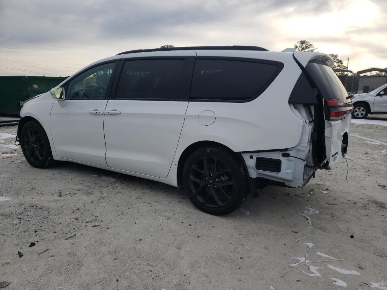 2022 Chrysler Pacifica - Image 2