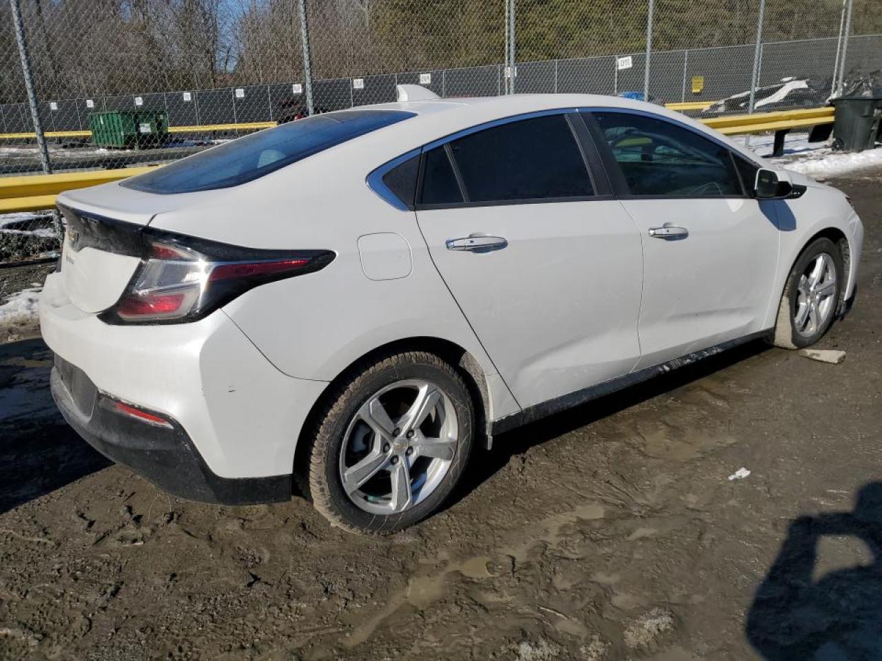 2017 Chevrolet Volt - Image 3