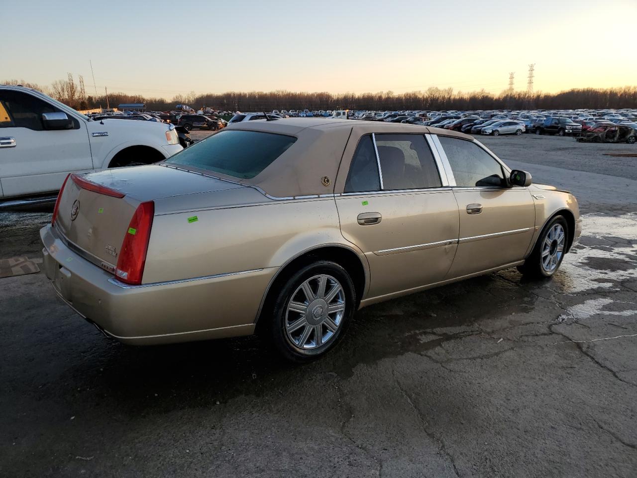 2006 Cadillac DTS - Image 3
