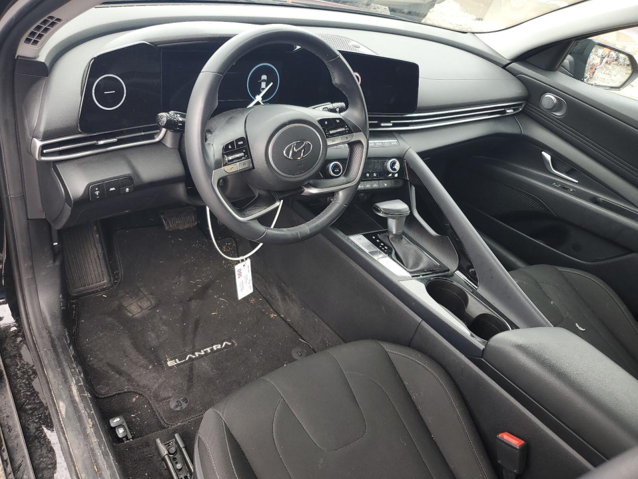 2023 Hyundai Elantra - Image 8