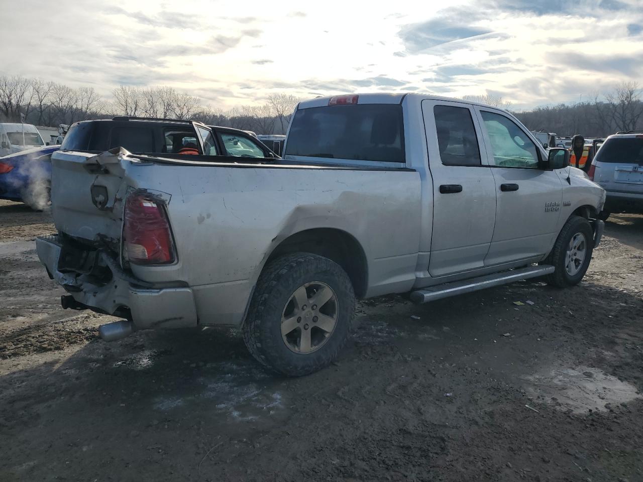 2016 RAM 1500 - Image 3