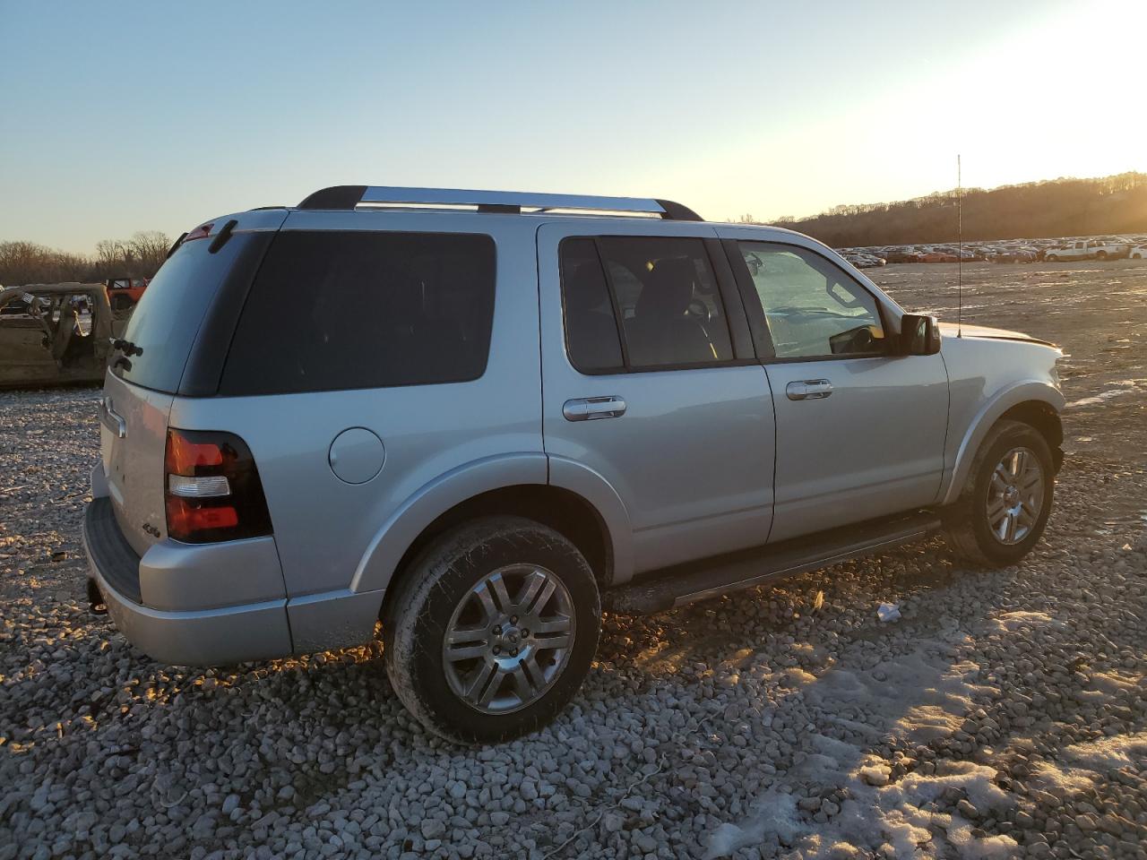 2010 Ford Explorer - Image 3