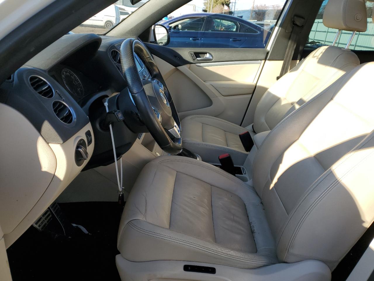 2015 Volkswagen Tiguan - Image 7