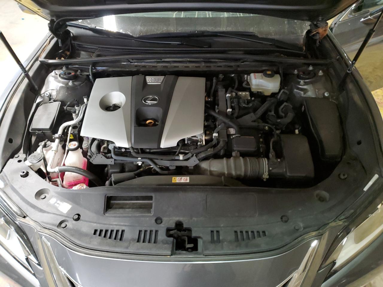2020 Lexus ES - Image 13