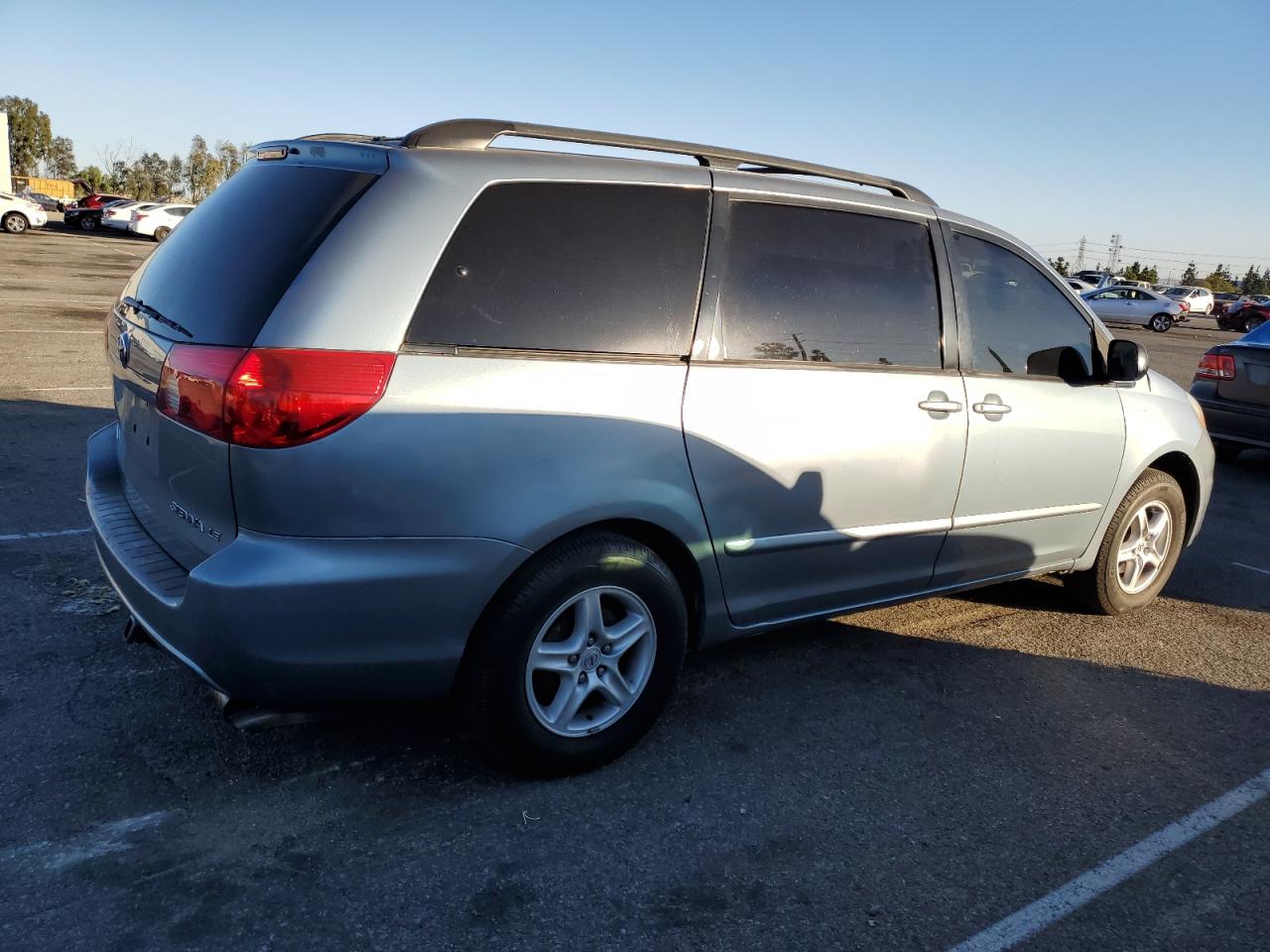 2006 Toyota Sienna - Image 3