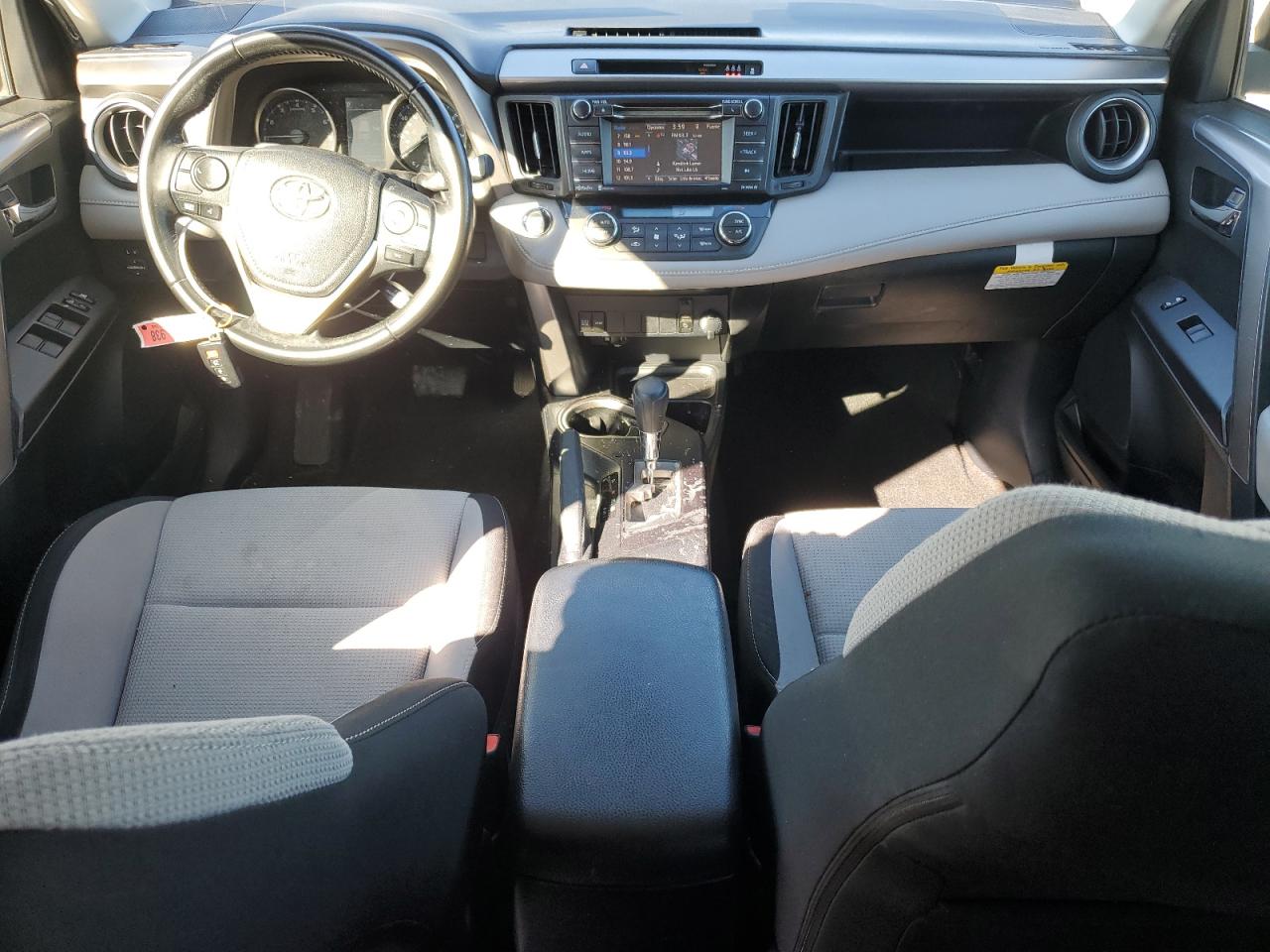 2018 Toyota RAV 4 - Image 8
