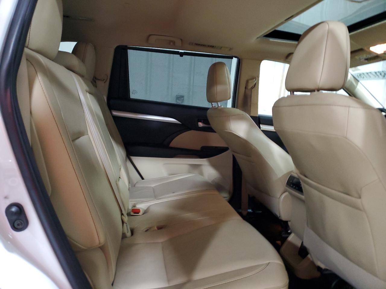 2019 Toyota Highlander - Image 10