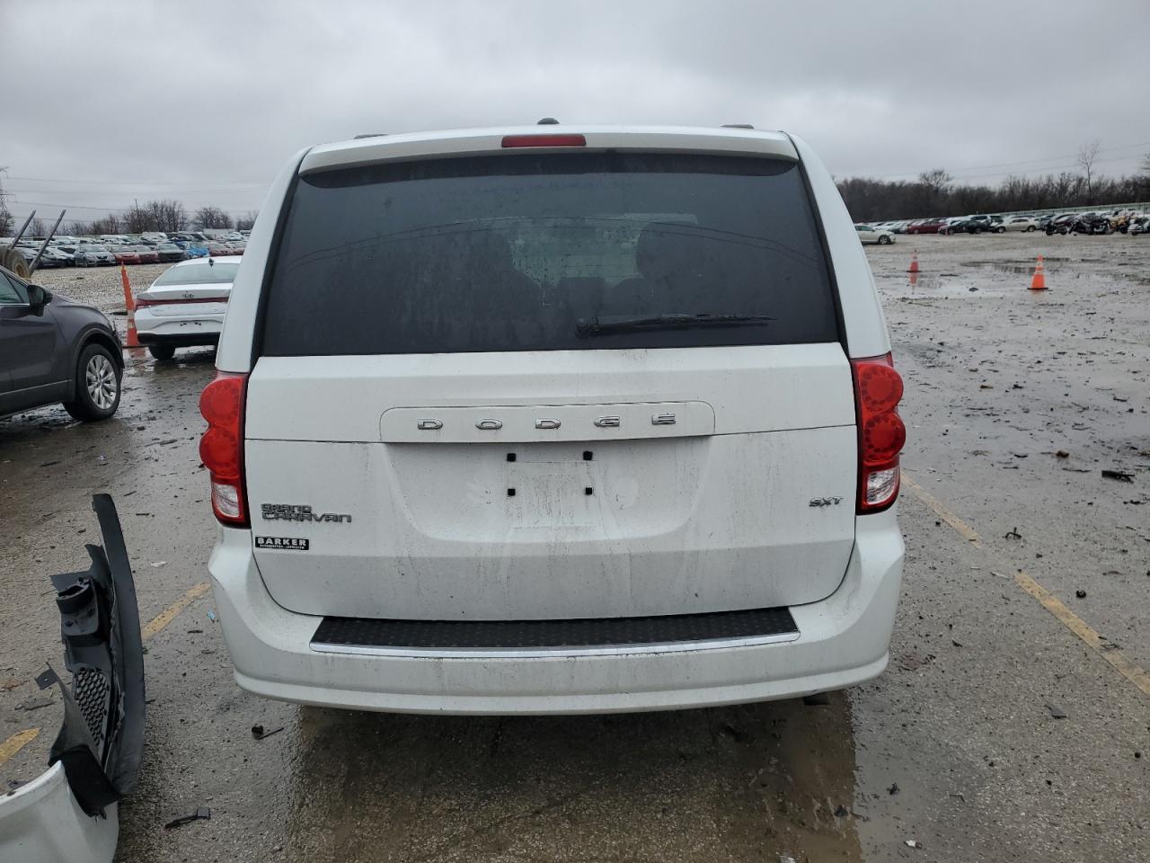 2015 Dodge Caravan - Image 6