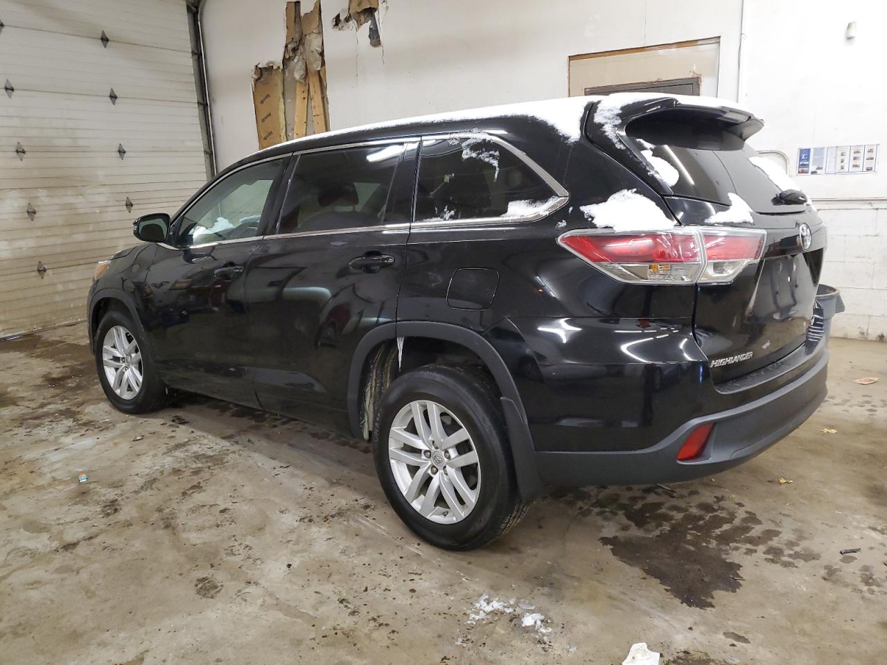2015 Toyota Highlander - Image 2