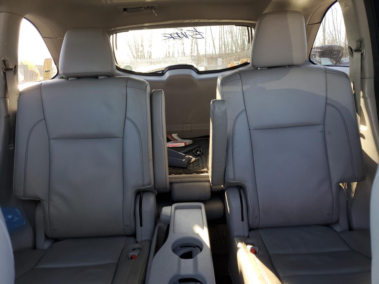2016 Toyota Highlander - Image 10