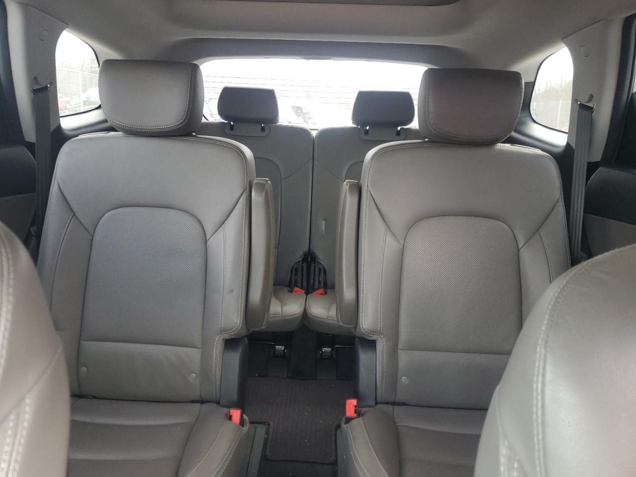 2018 Hyundai Santa Fe - Image 10