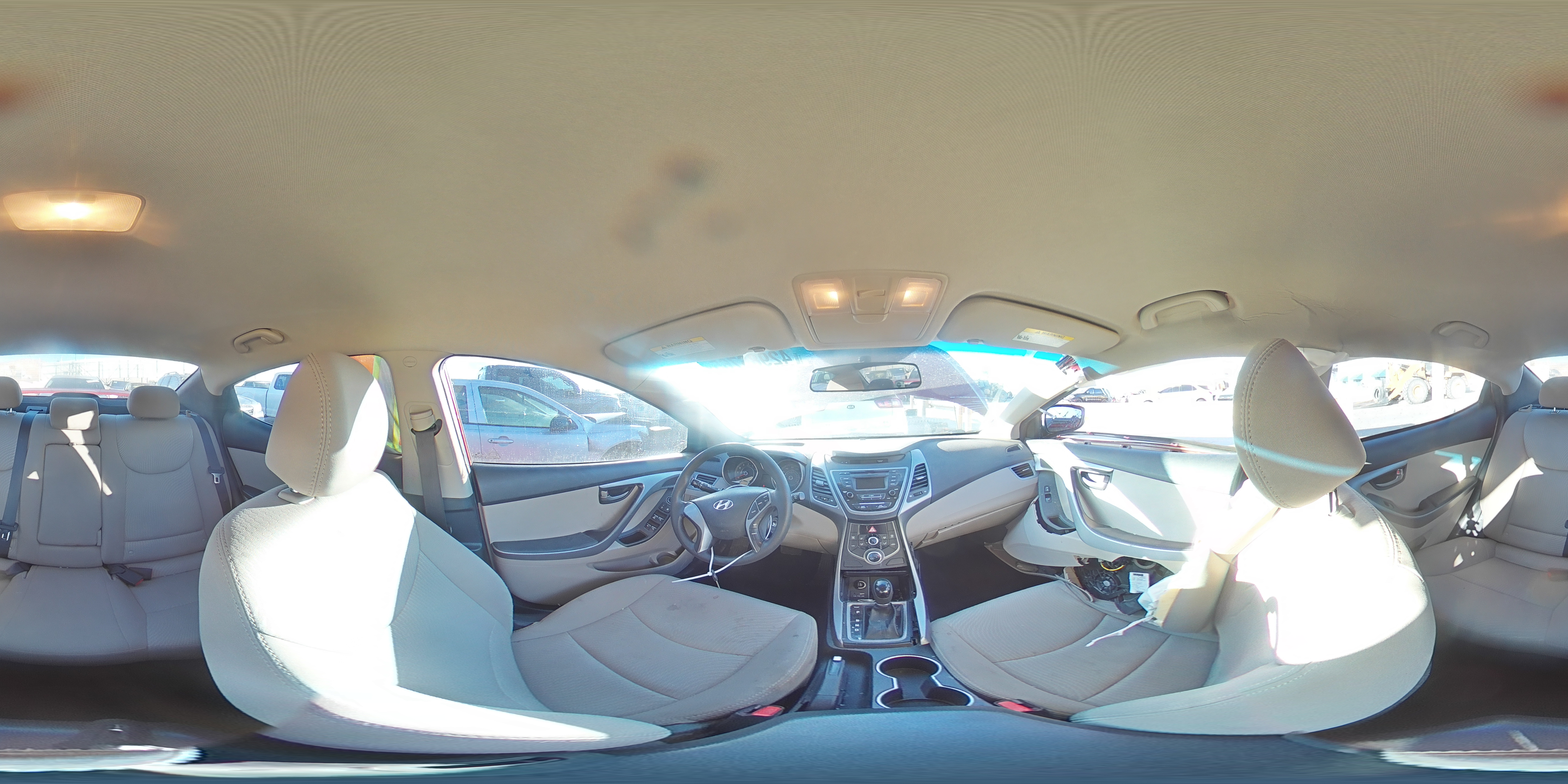 2016 Hyundai Elantra - Image 13