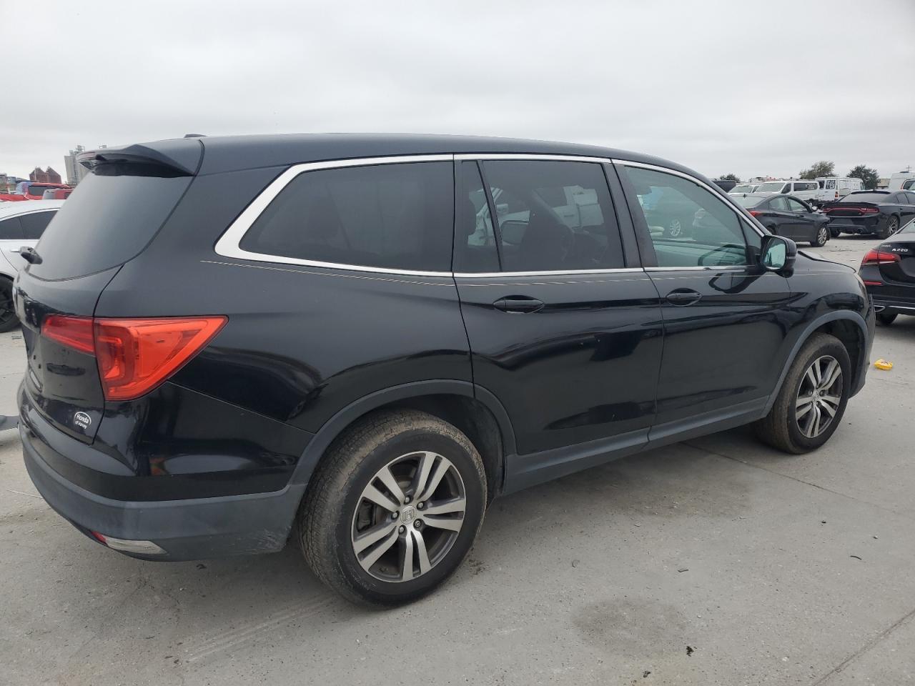2017 Honda Pilot - Image 3