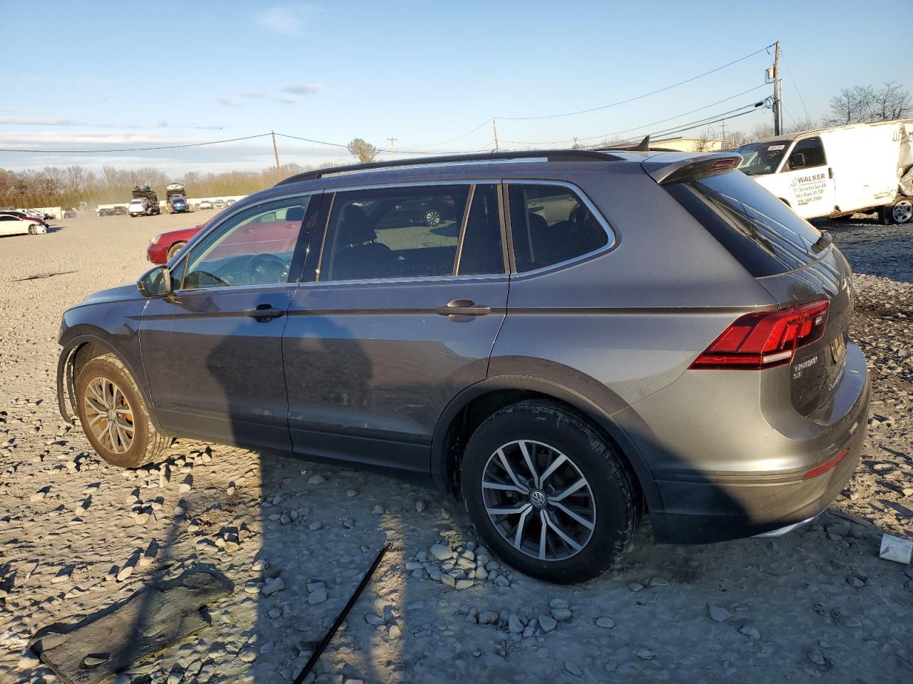 2019 Volkswagen Tiguan - Image 2