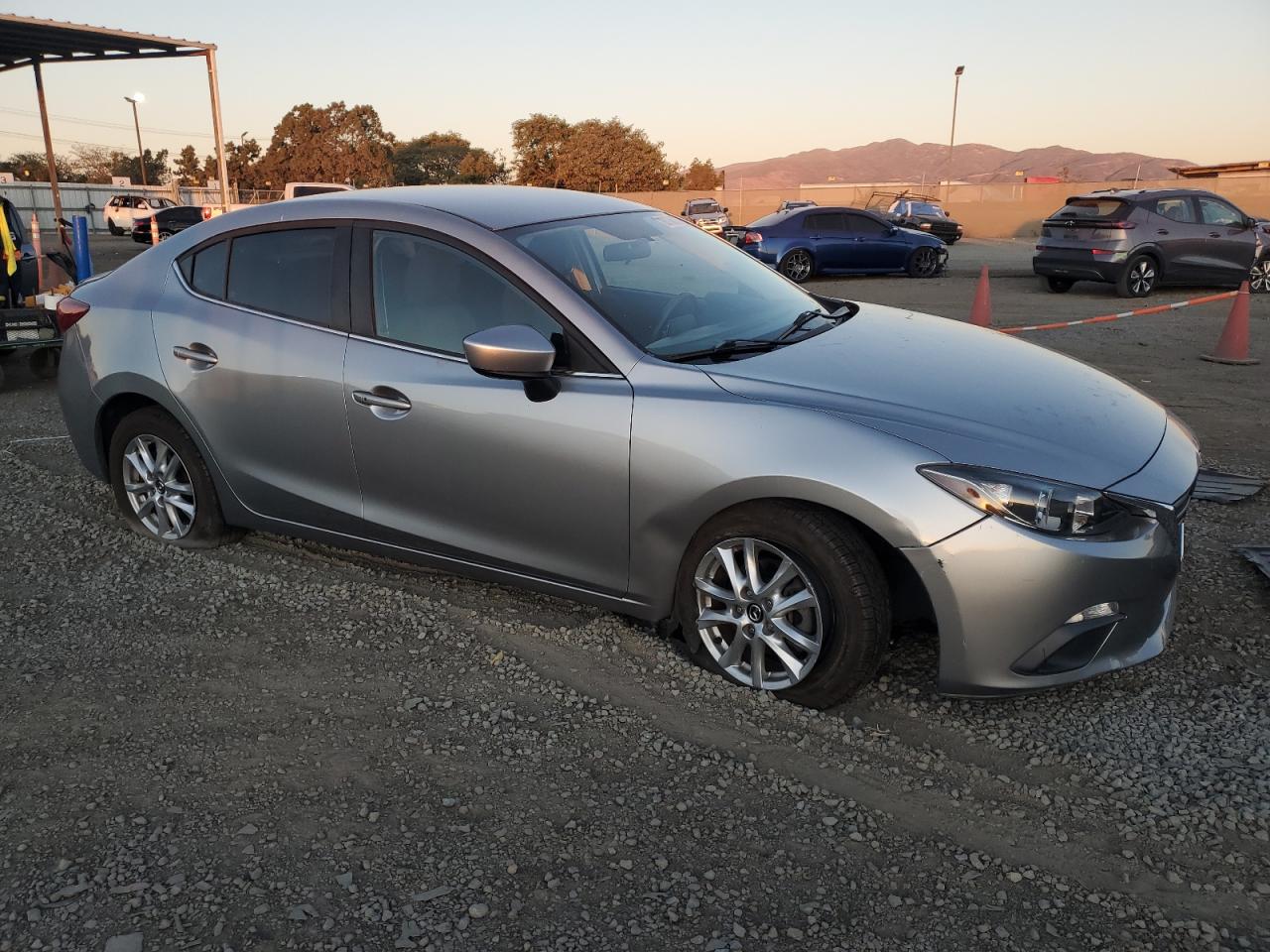 2014 Mazda 3 - Image 4