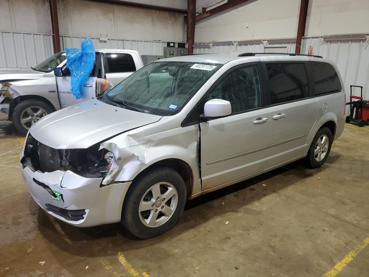 2010 Dodge Caravan - Image 1