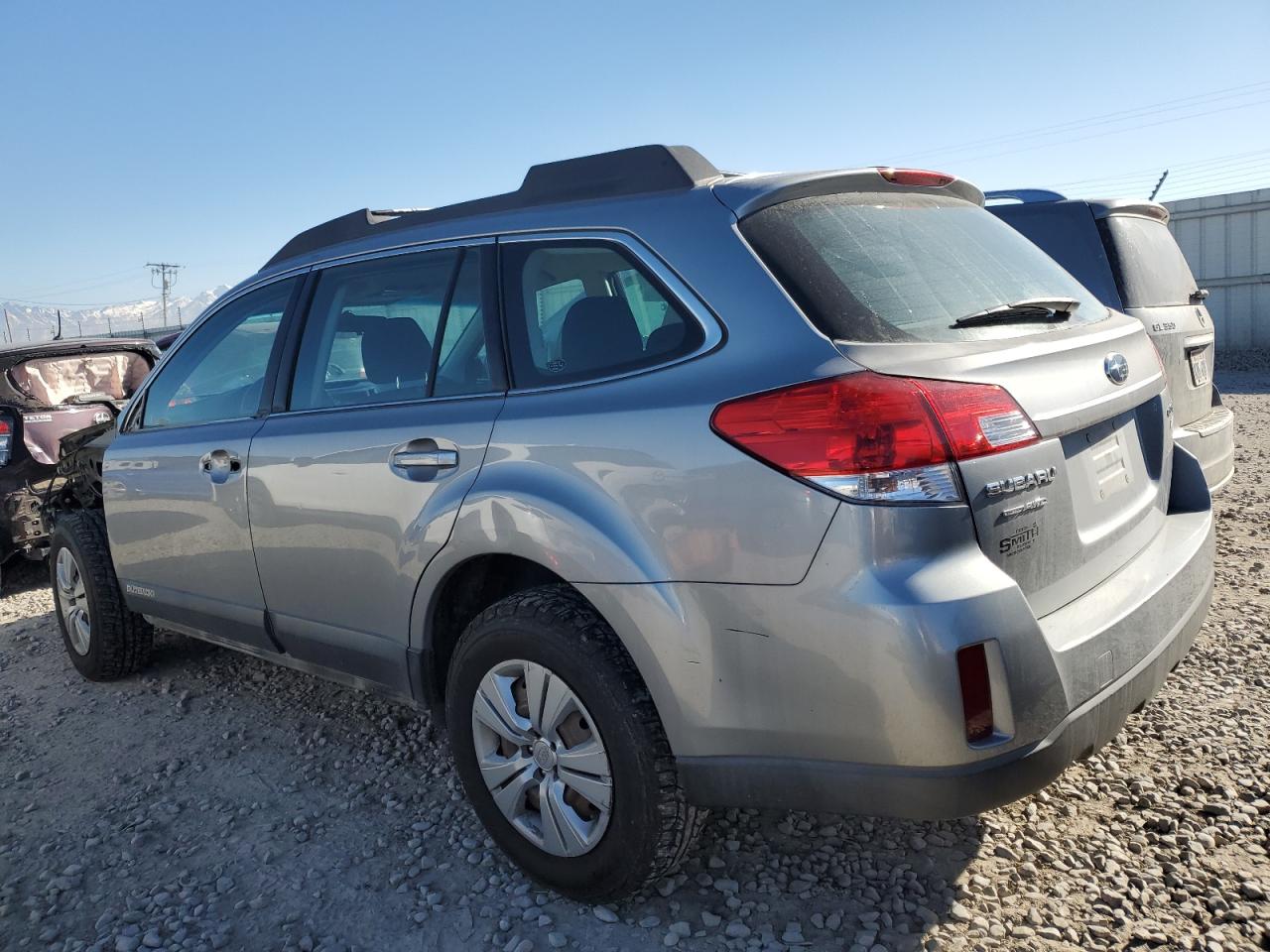 2010 Subaru Outback - Image 2