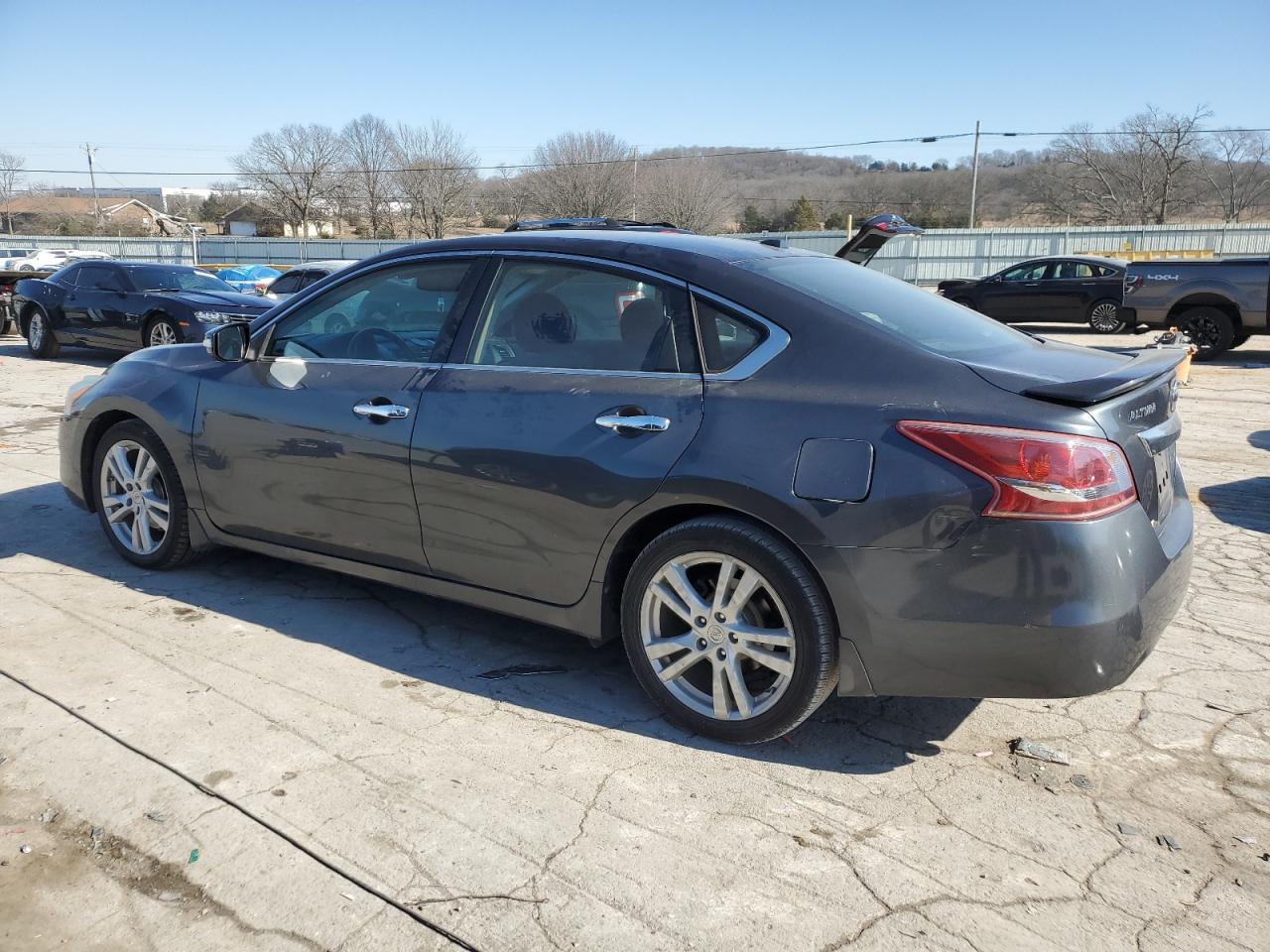 2013 Nissan Altima - Image 2