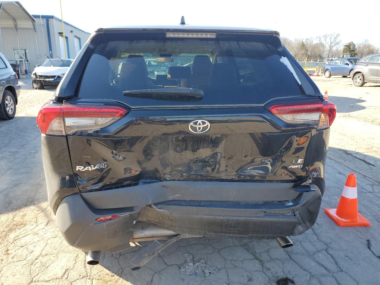 2022 Toyota RAV 4 - Image 6