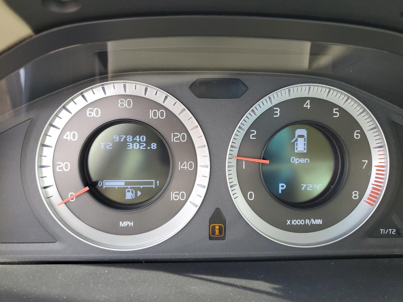 2010 Volvo XC70 - Image 9