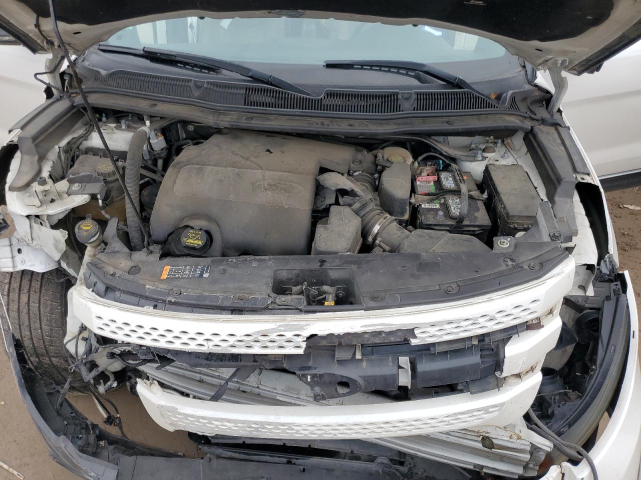 2014 Ford Explorer - Image 12