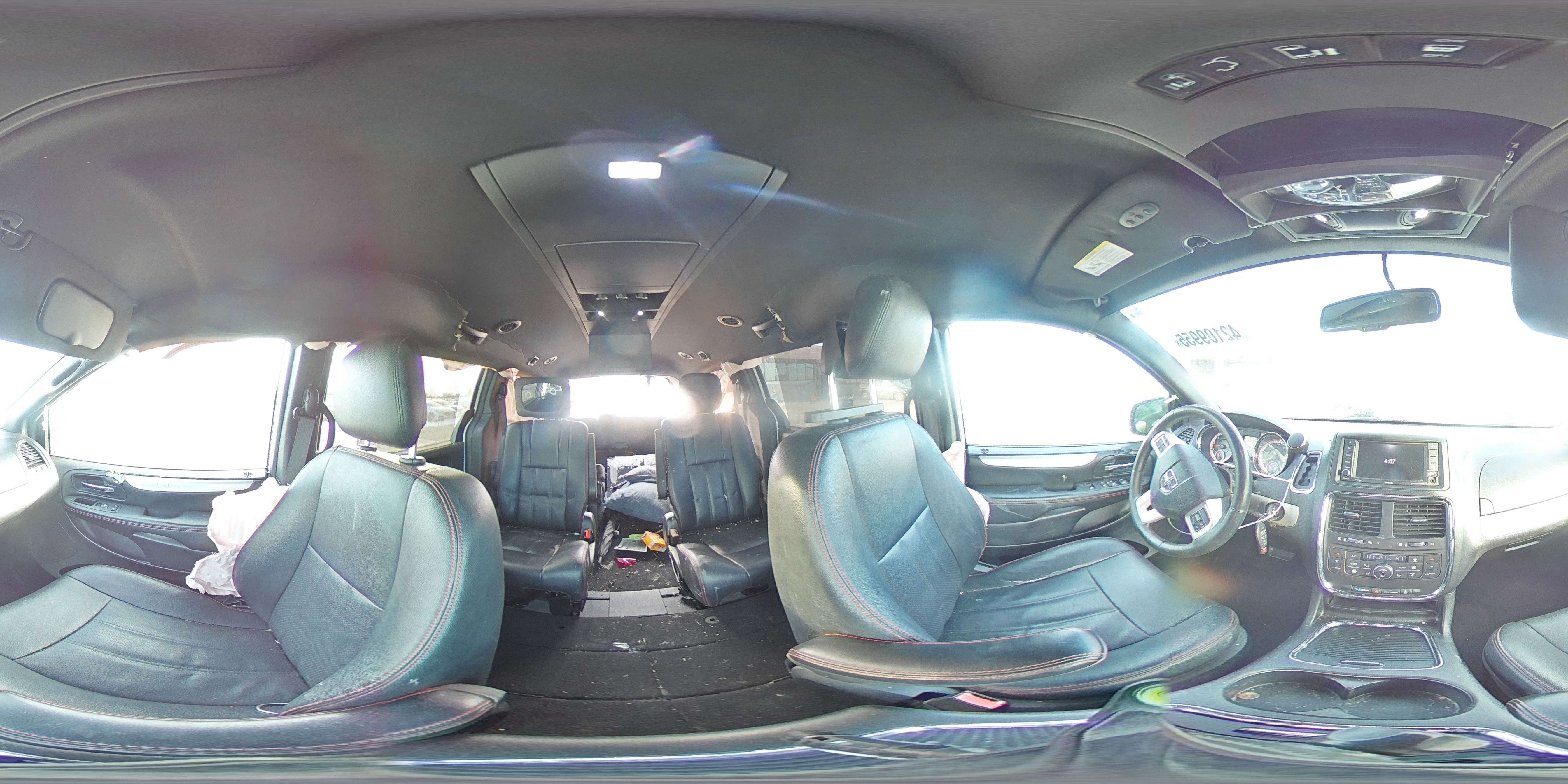2017 Dodge Caravan - Image 13