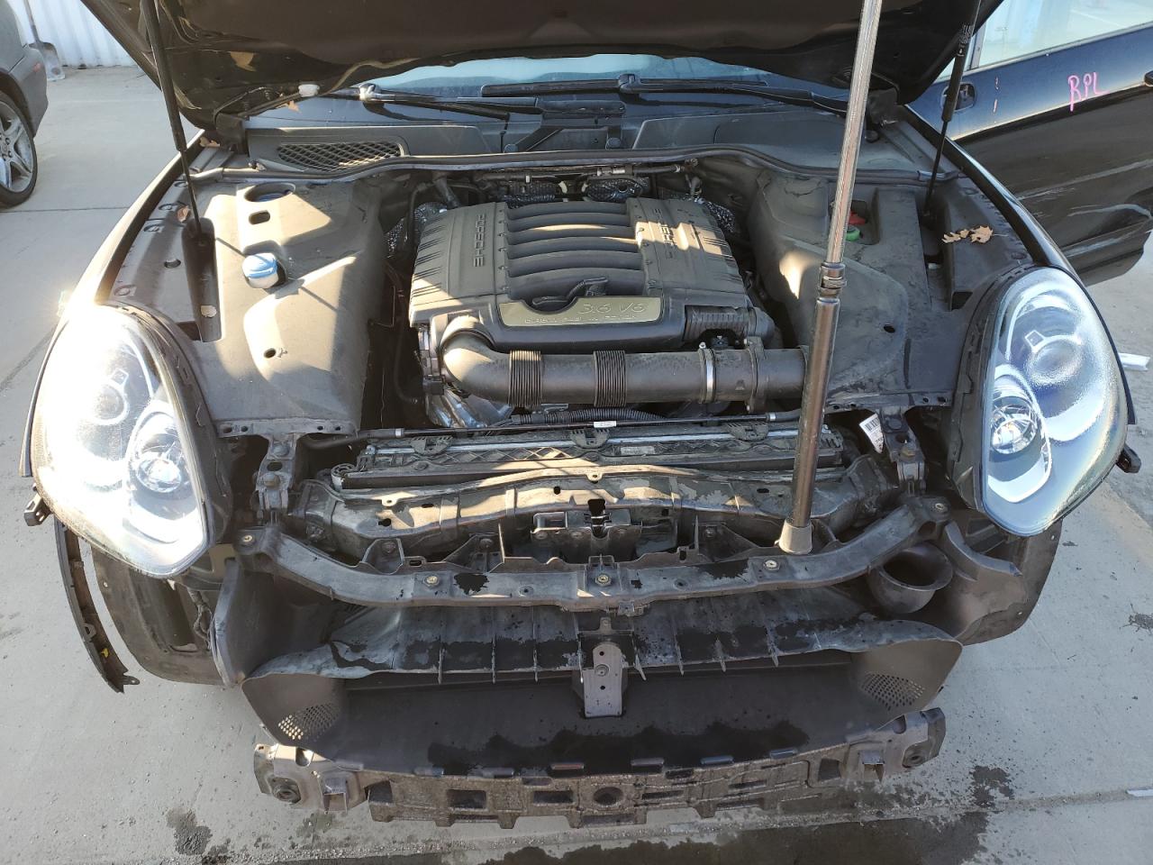 2016 Porsche Cayenne - Image 12