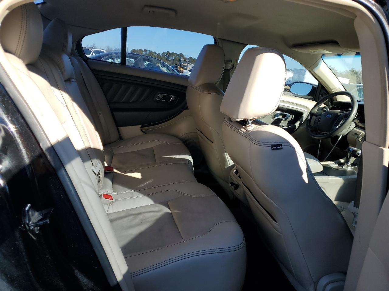 2010 Ford Taurus - Image 10