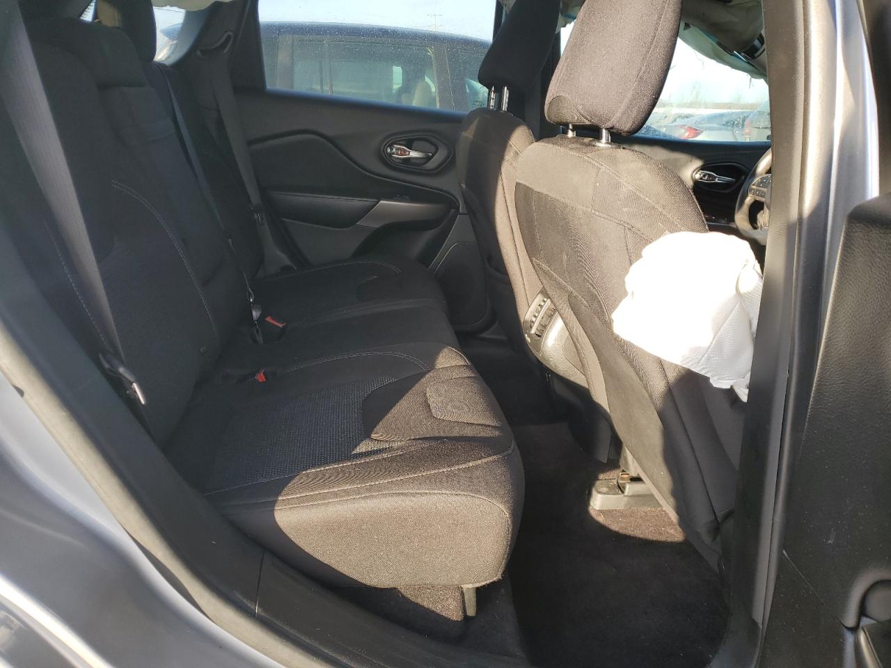 2019 Jeep Grand Cherokee - Image 11