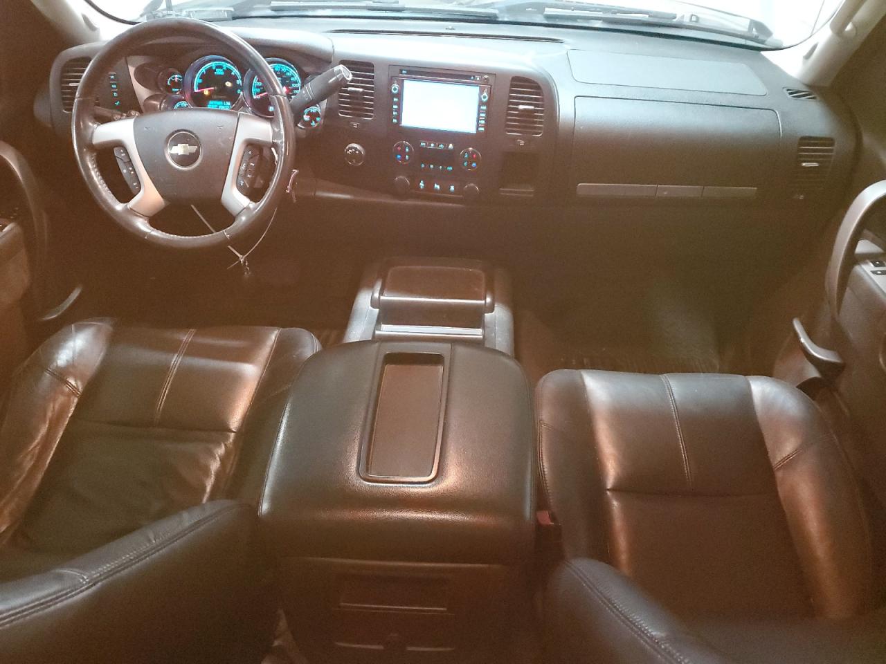 2011 Chevrolet Silverado - Image 8