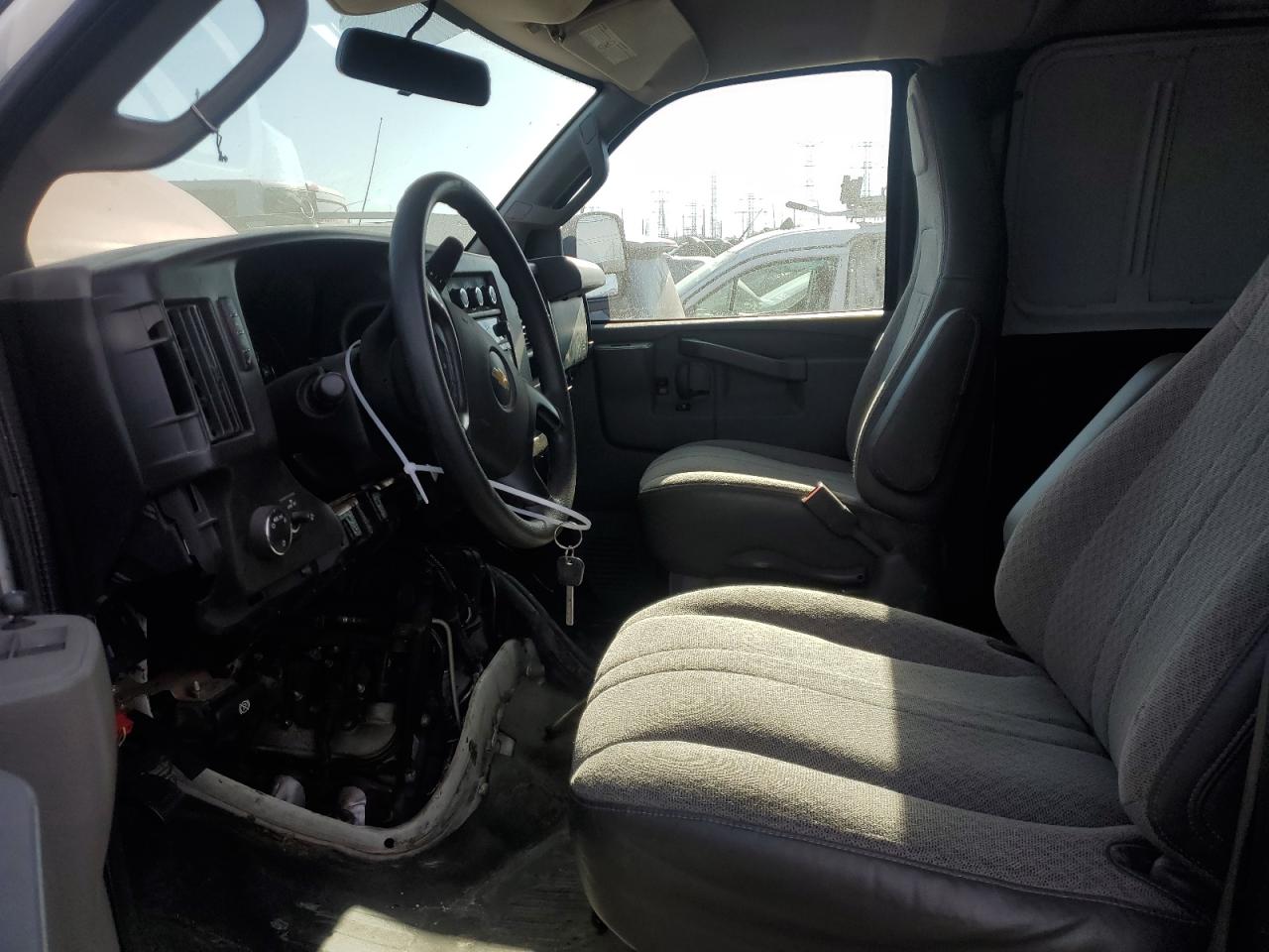 2016 Chevrolet Express - Image 7
