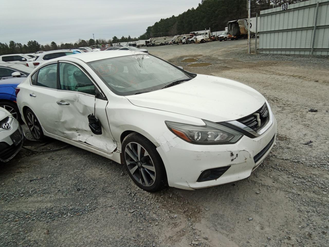 VIN 1N4AL3AP5HC295346 2017 NISSAN ALTIMA no.4